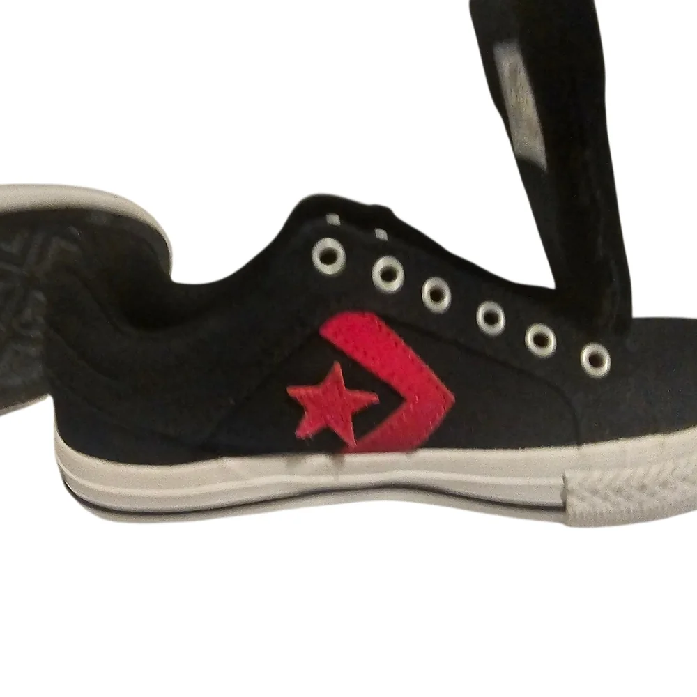 Converse All‎ Star Youth Size 2- Black Sneakers with Pink Star